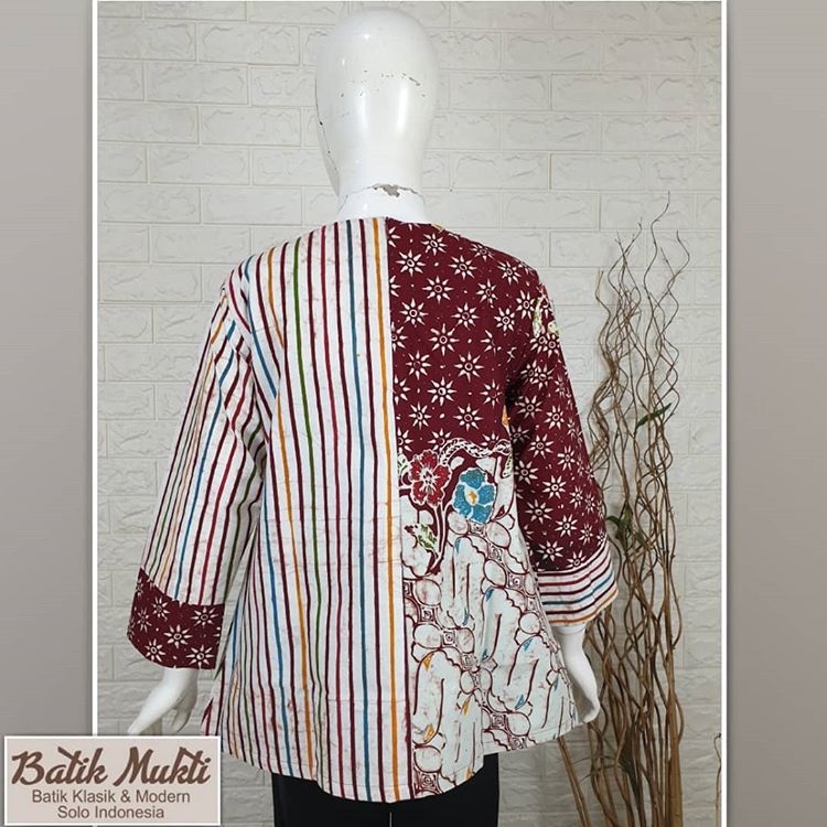 MONALISA BLOUSE TRUNTUM TAMBAL Tampak Belakang MONALISA BLOUSE TRUNTUM TAMBAL