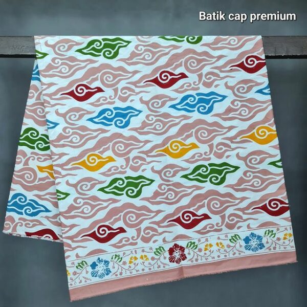 Kain Batik Cap Premium Motif Mega Mendung Salem Putih